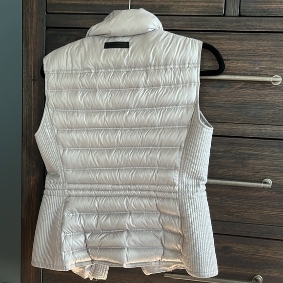 EUC Burberry Brit vest - Picture 6 of 8